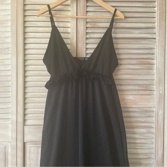 BOOHOO Black Spaghetti Strap Maxi Dress With Ruffle Detailing Size: 14 - Picture 4 of 9